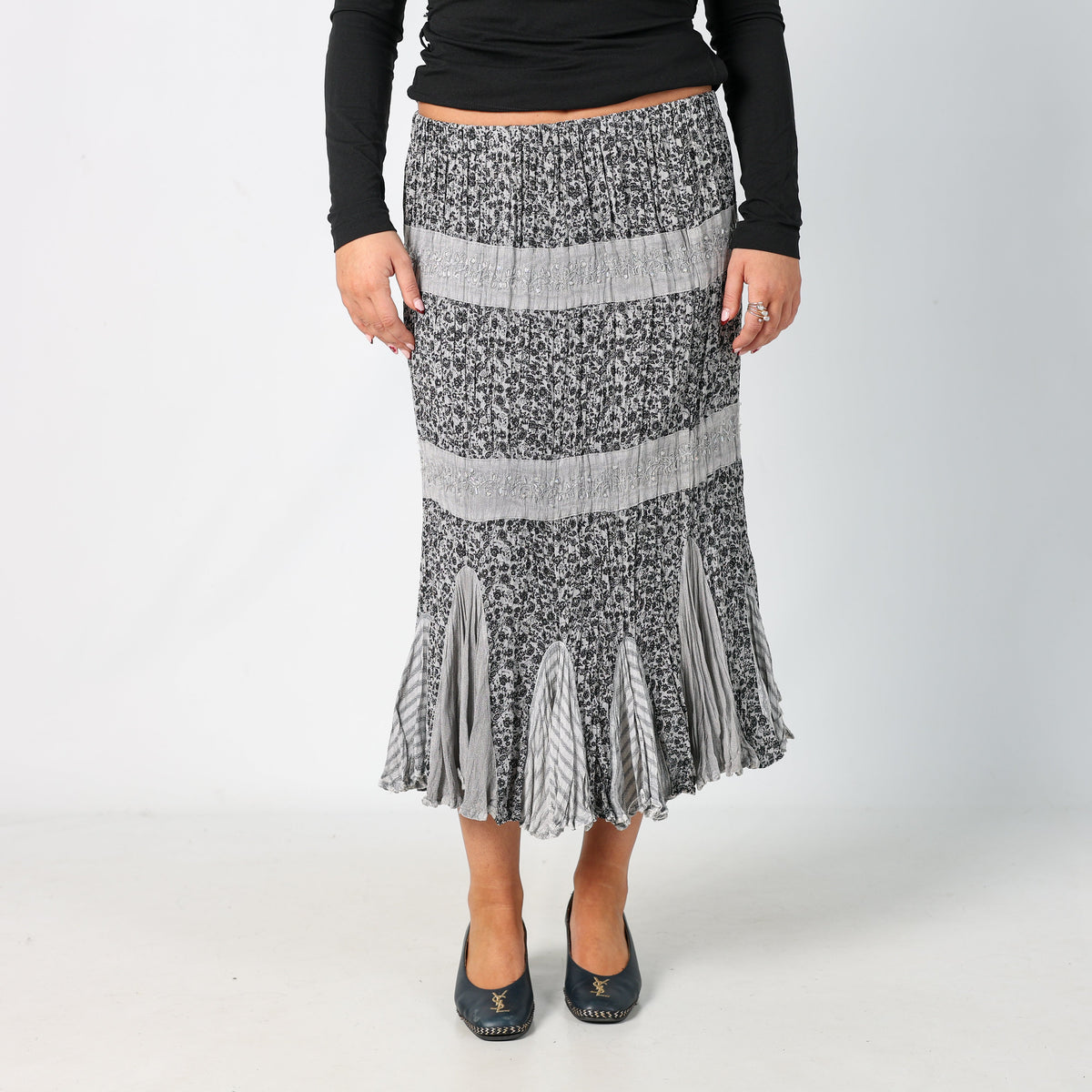 Light Grey Y2K Woven Maxi Skirt Sequin Floral (M)