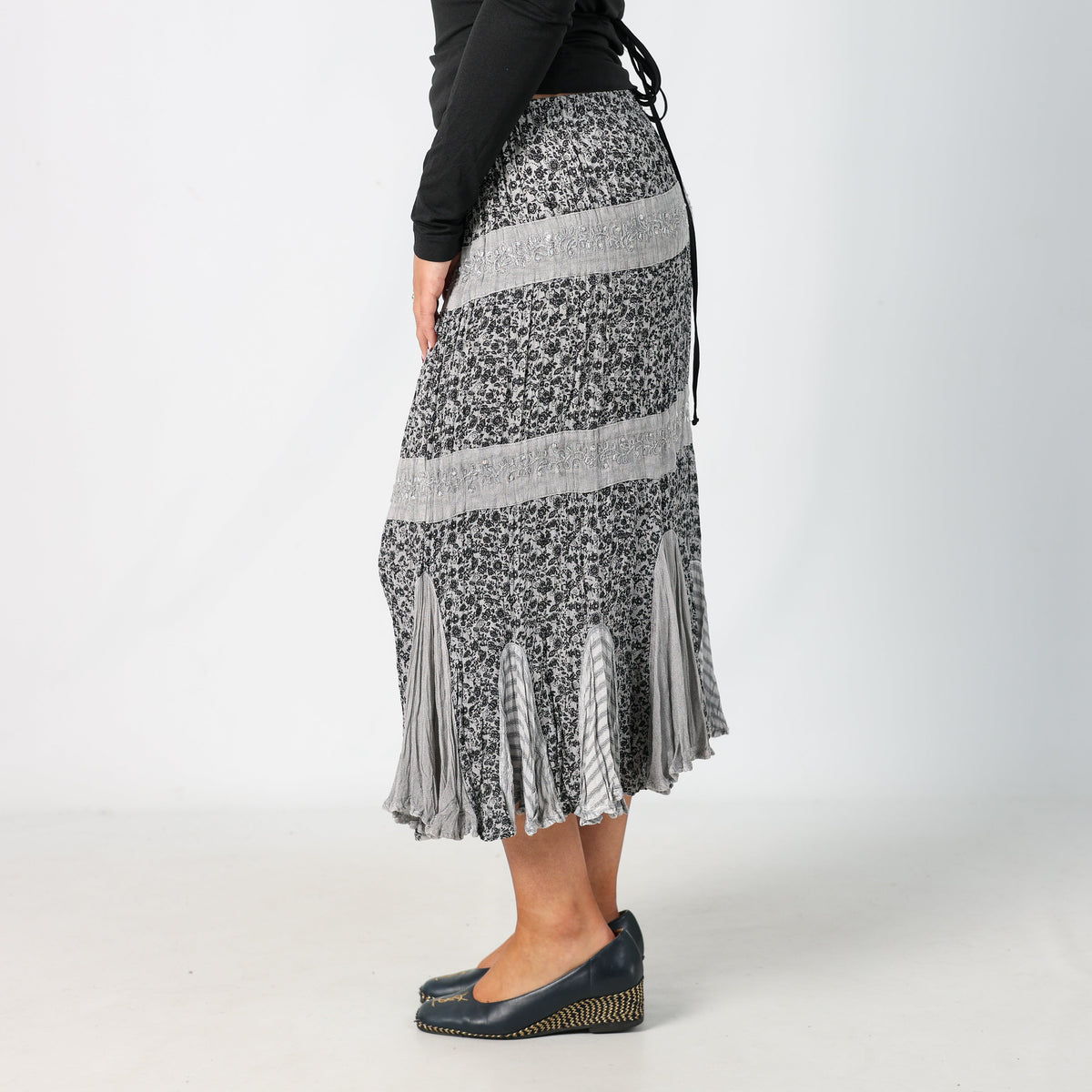 Light Grey Y2K Woven Maxi Skirt Sequin Floral (M)