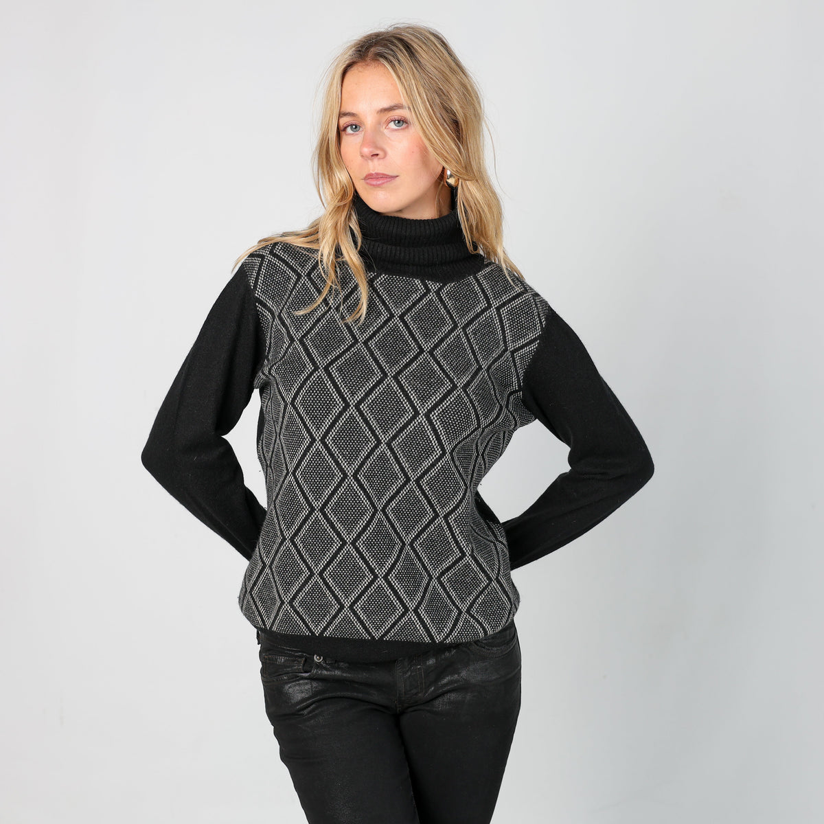 Black Y2K Max Mara Knitted Jumper (S)