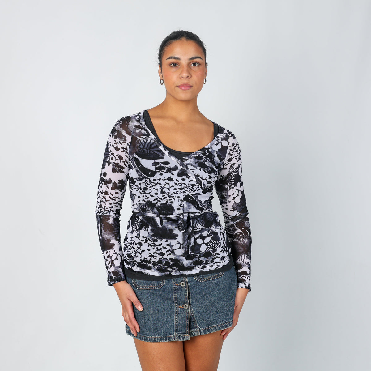 Black Y2K ici et maintenant Mesh Top (M)
