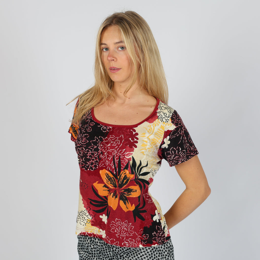 Burgundy Red 90s Wissmach T-shirt (M)