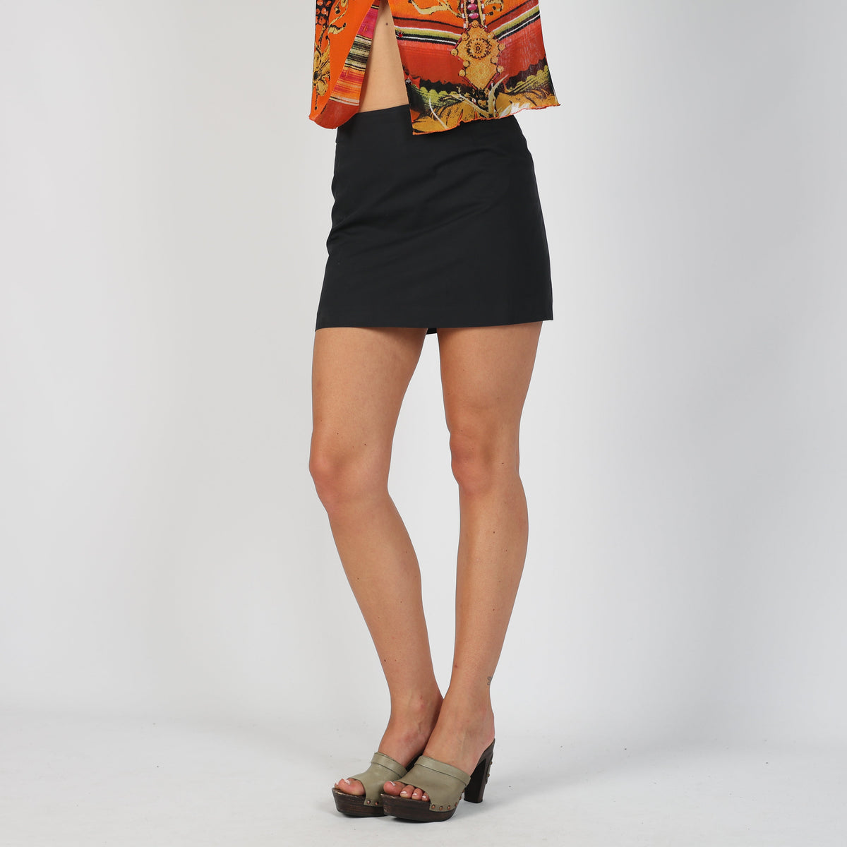 Black 90s Calvin Klein Woven Mini Skirt (S)