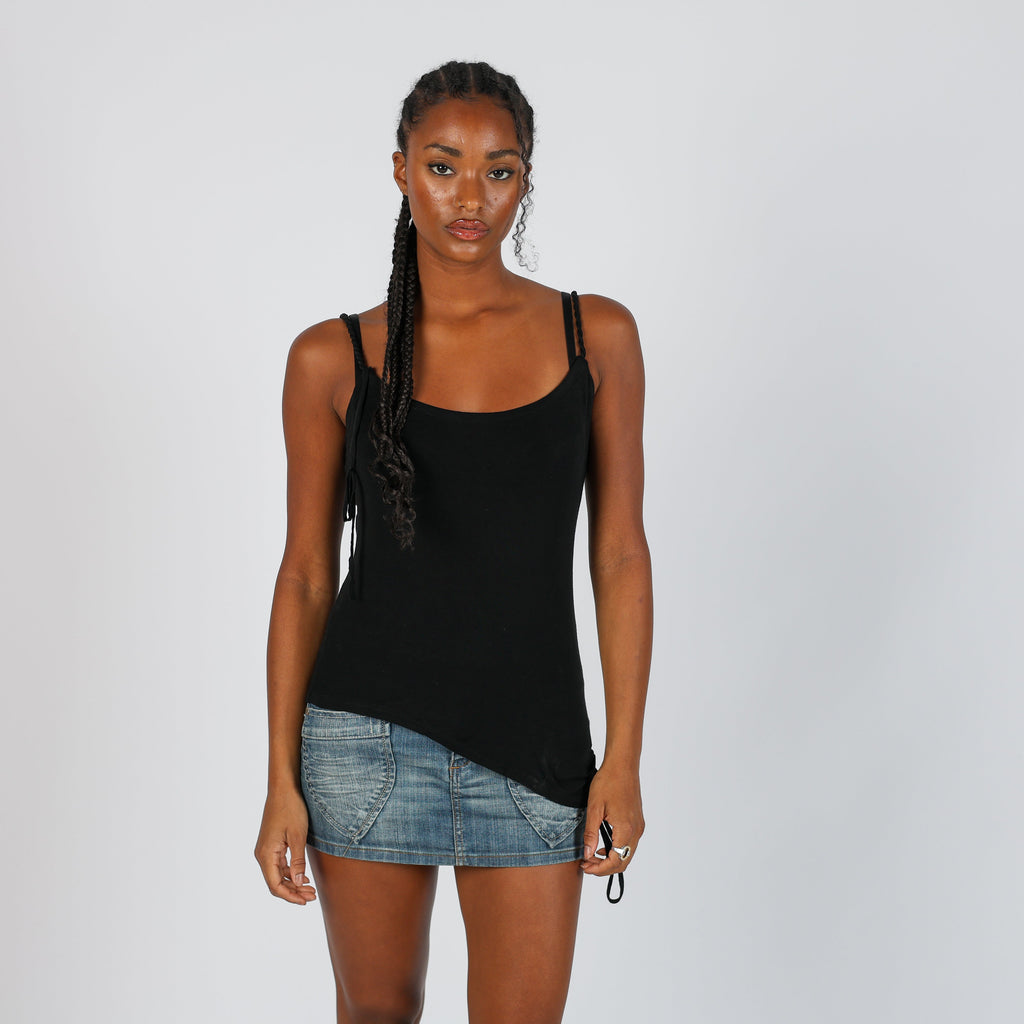 Black Y2K three seen Cami (M)