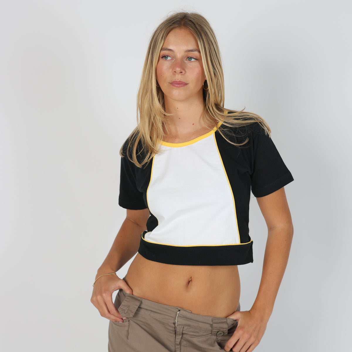 Black Y2K Savvy Sports T-shirt (L)
