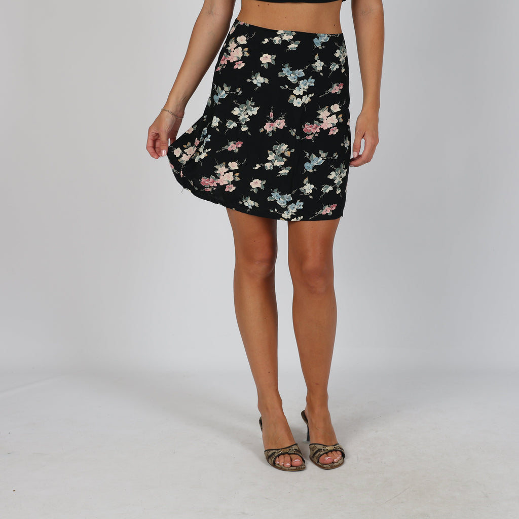 Black Y2K Woven Mini Skirt (S)
