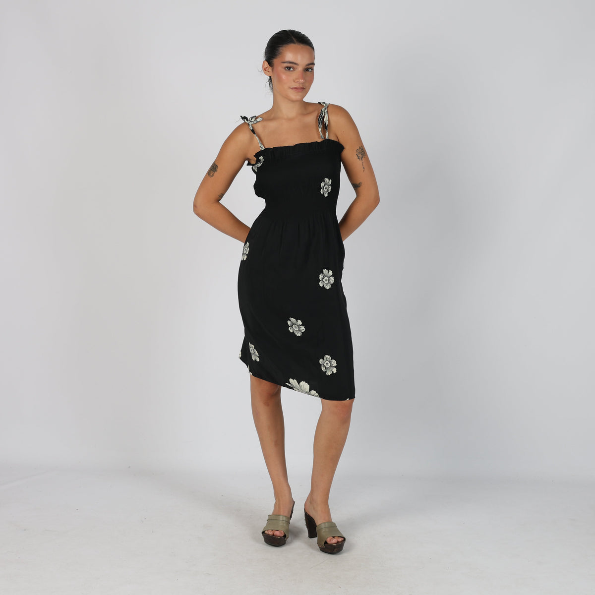 Black Y2K Woven Midi Skirt (S)