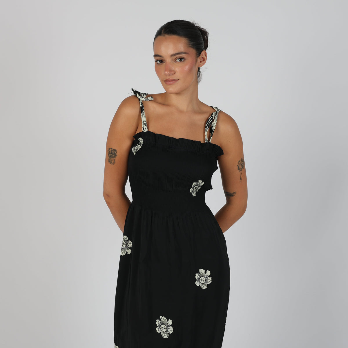 Black Y2K Woven Midi Skirt (S)