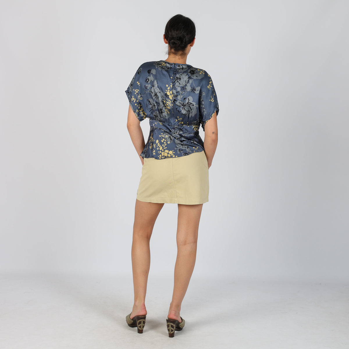 Tan Y2K Made in Italy Woven Mini Skirt (XS)