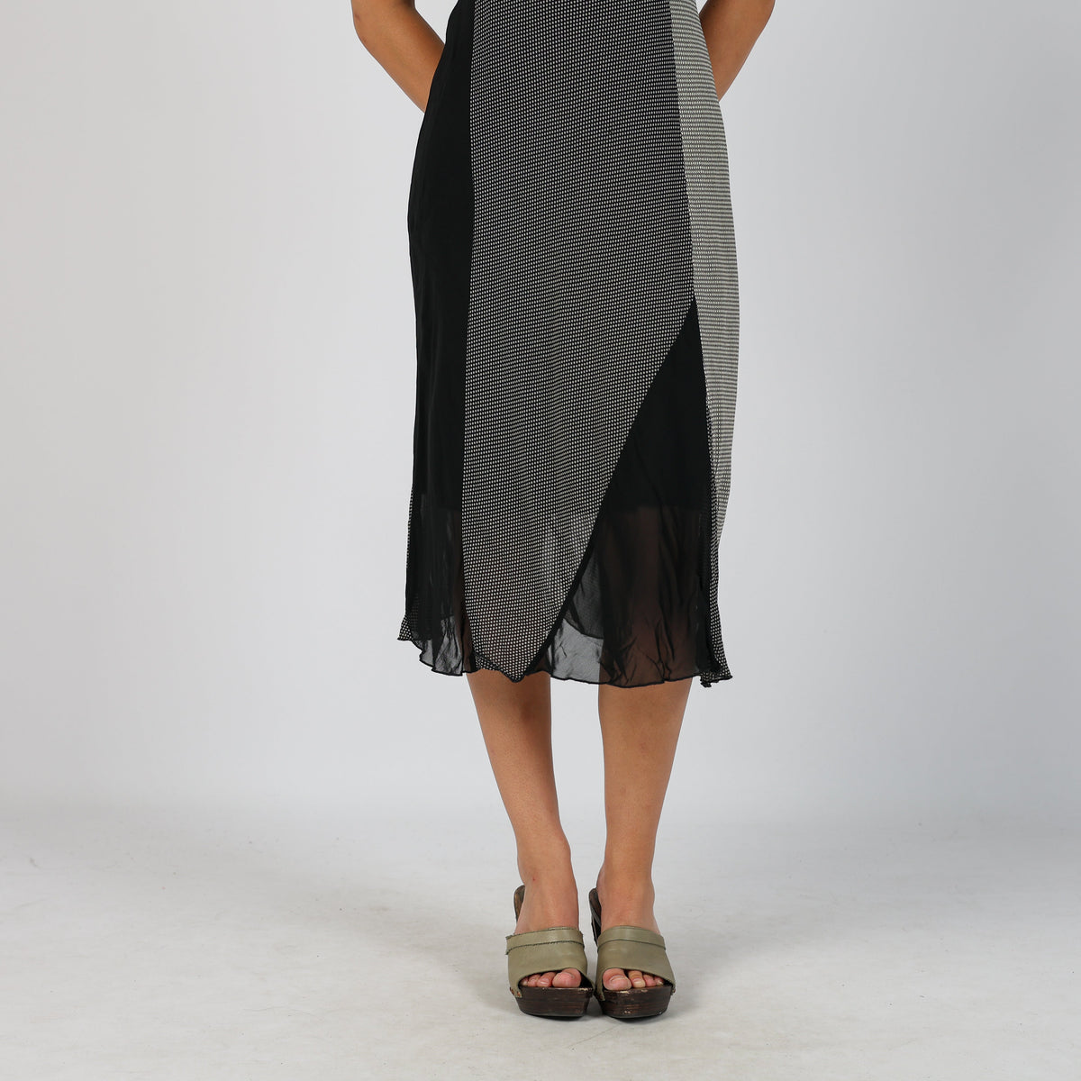 Black Y2K Made in Italy Woven Midi Dress (M)
