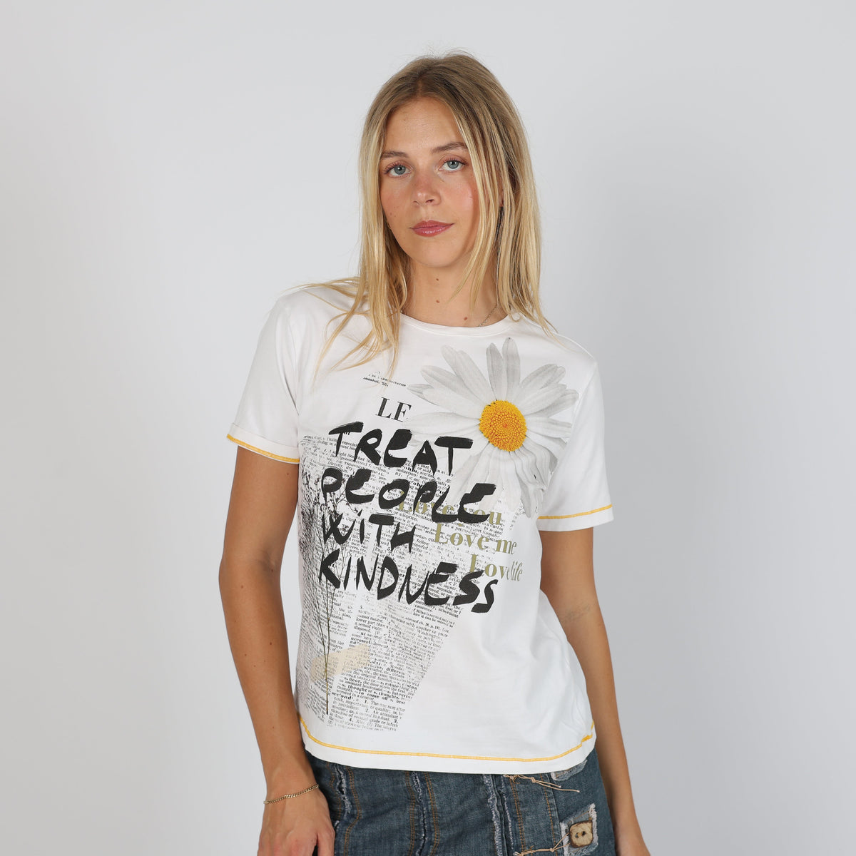 Ivory Y2K Desigual T-shirt (S)