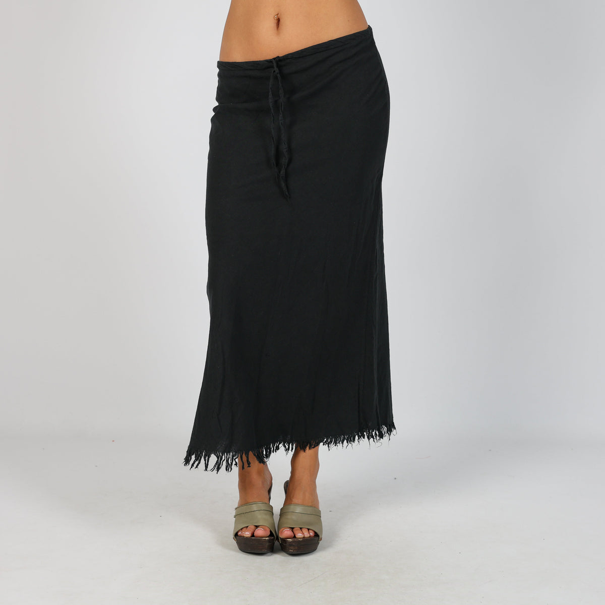 Black Y2K Woven Maxi Skirt (S)