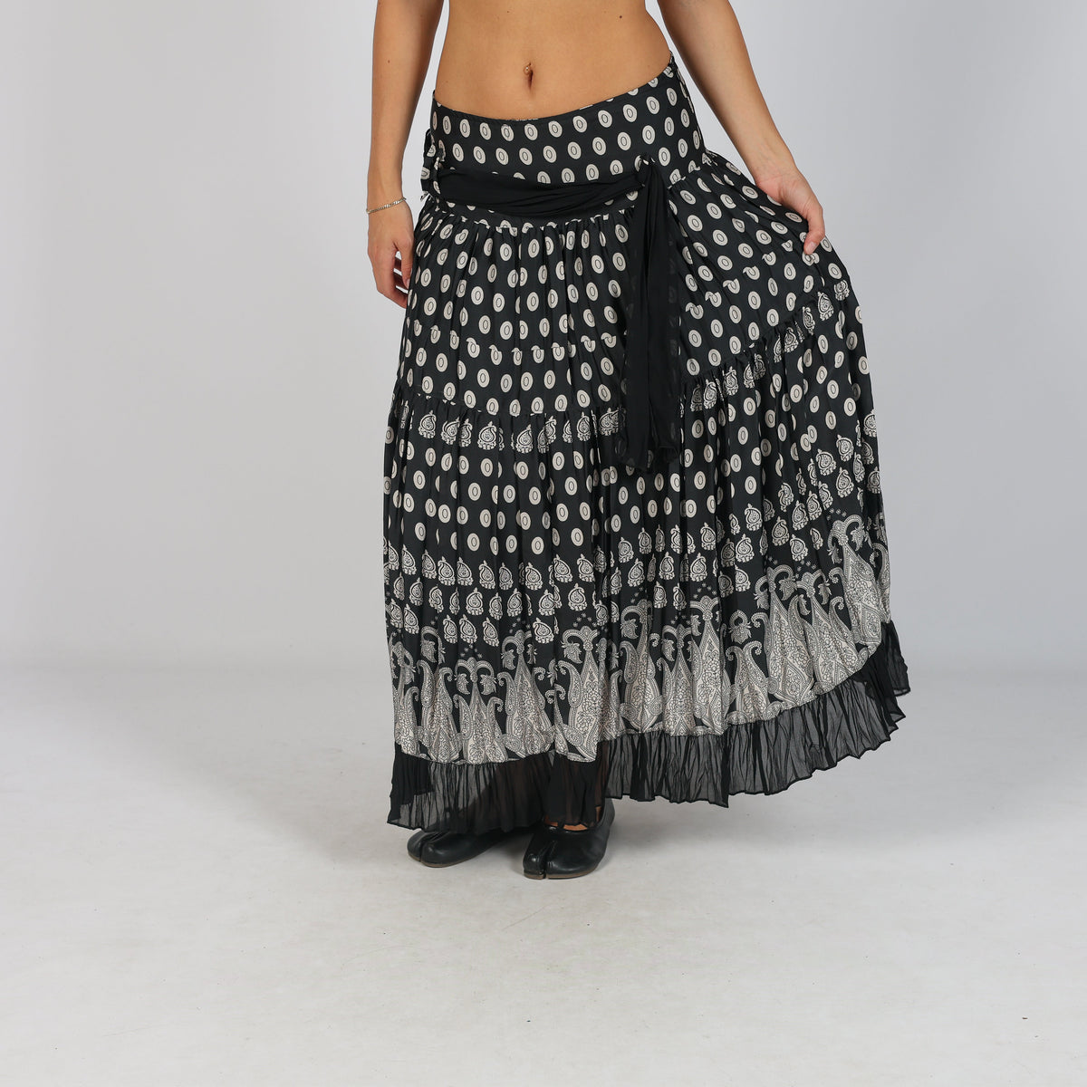 Black Y2K Woven Maxi Skirt (S)