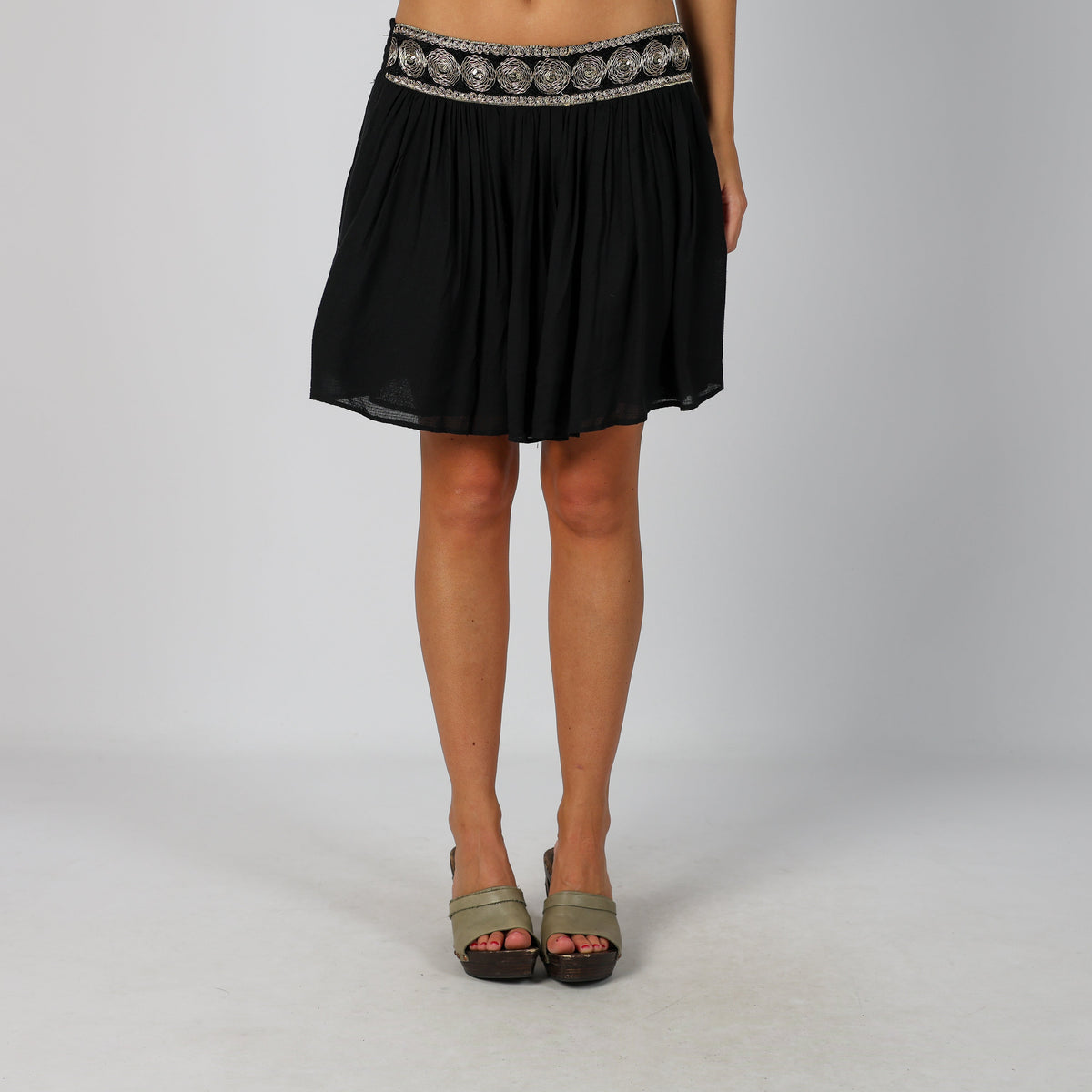 Black Y2K Woven Mini Skirt (M)