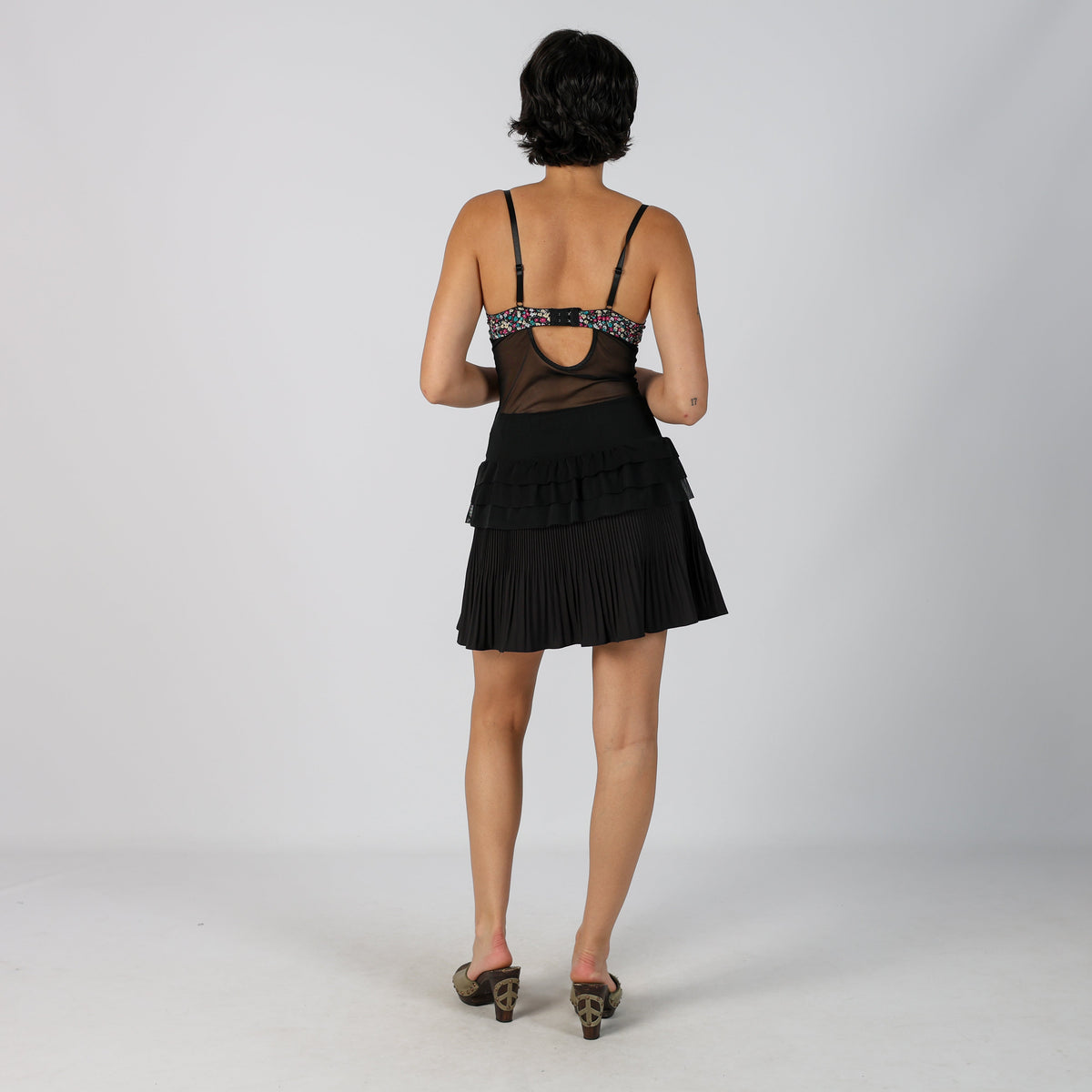 Black Y2K Woven Mini Skirt (XS)