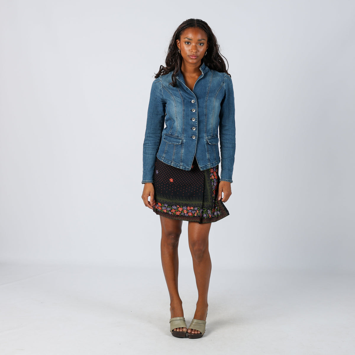 Black Y2K Woven Mini Skirt (XS)