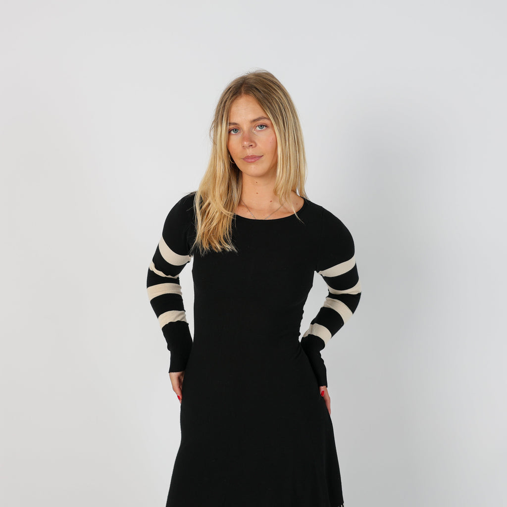 Black Y2K Siste's Knitted Midi Dress (XS)