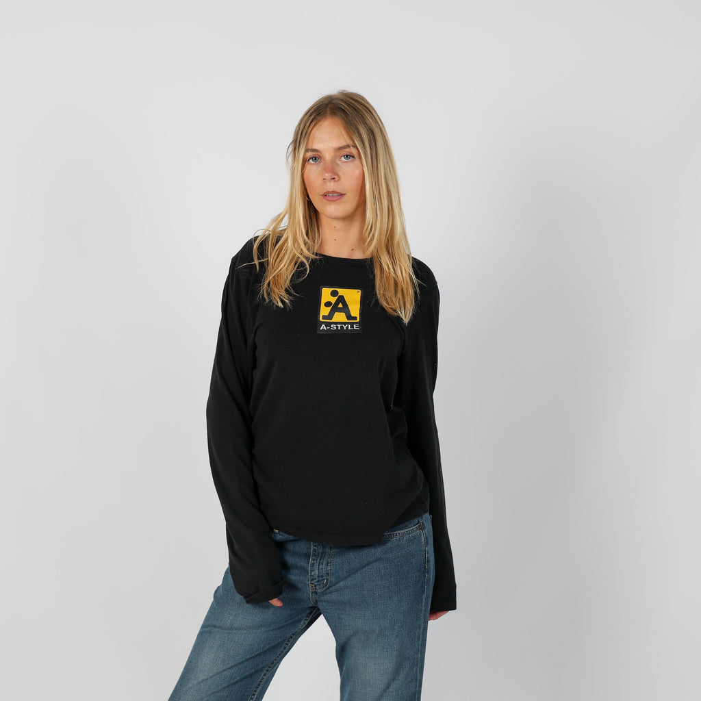 Black Y2K A-Style Long Sleeve Top (M)