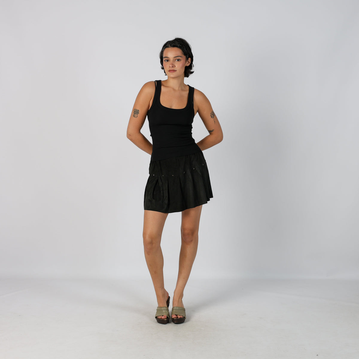 Black Y2K United Colors of Benetton Woven Mini Skirt (XS)