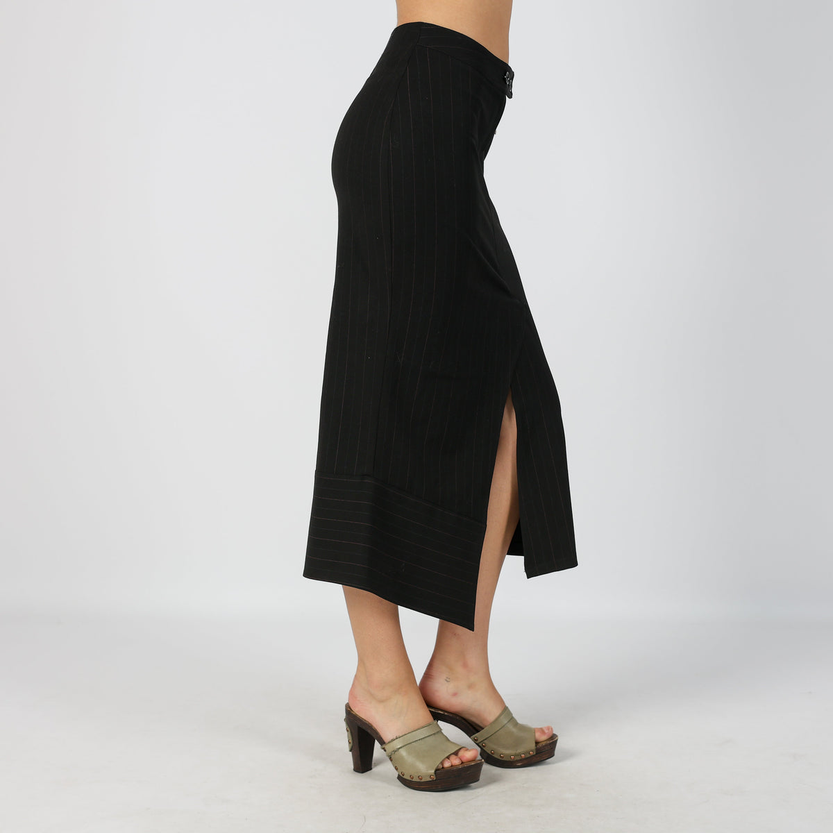 Black Y2K Woven Midi Skirt (XS)