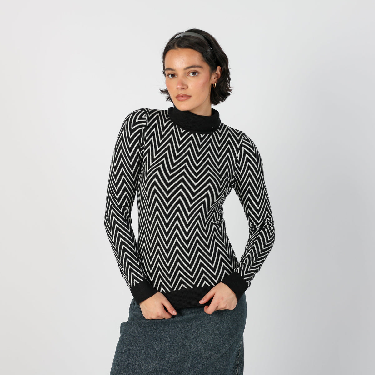 Black Y2K Amisu Knitted Jumper (S)