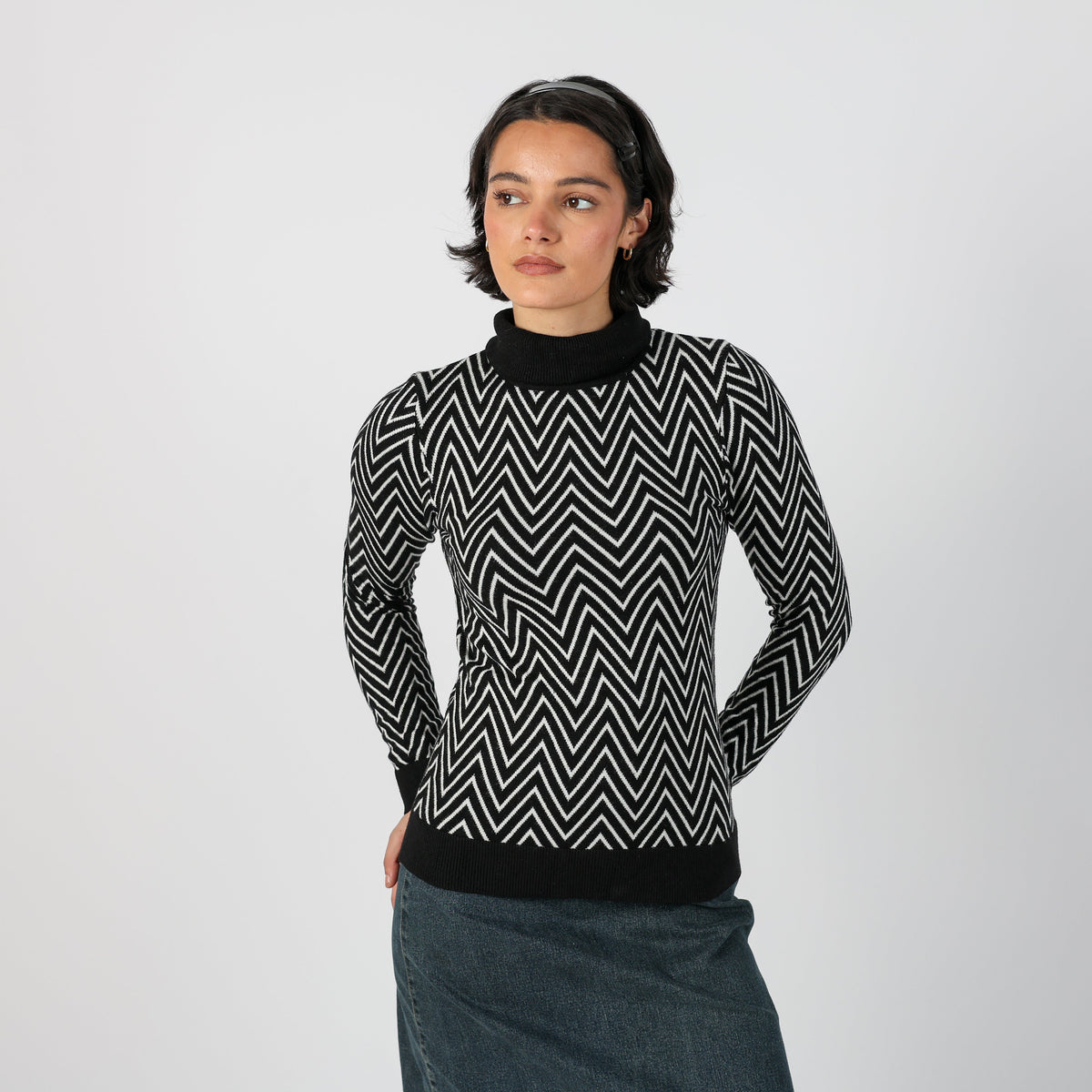 Black Y2K Amisu Knitted Jumper (S)