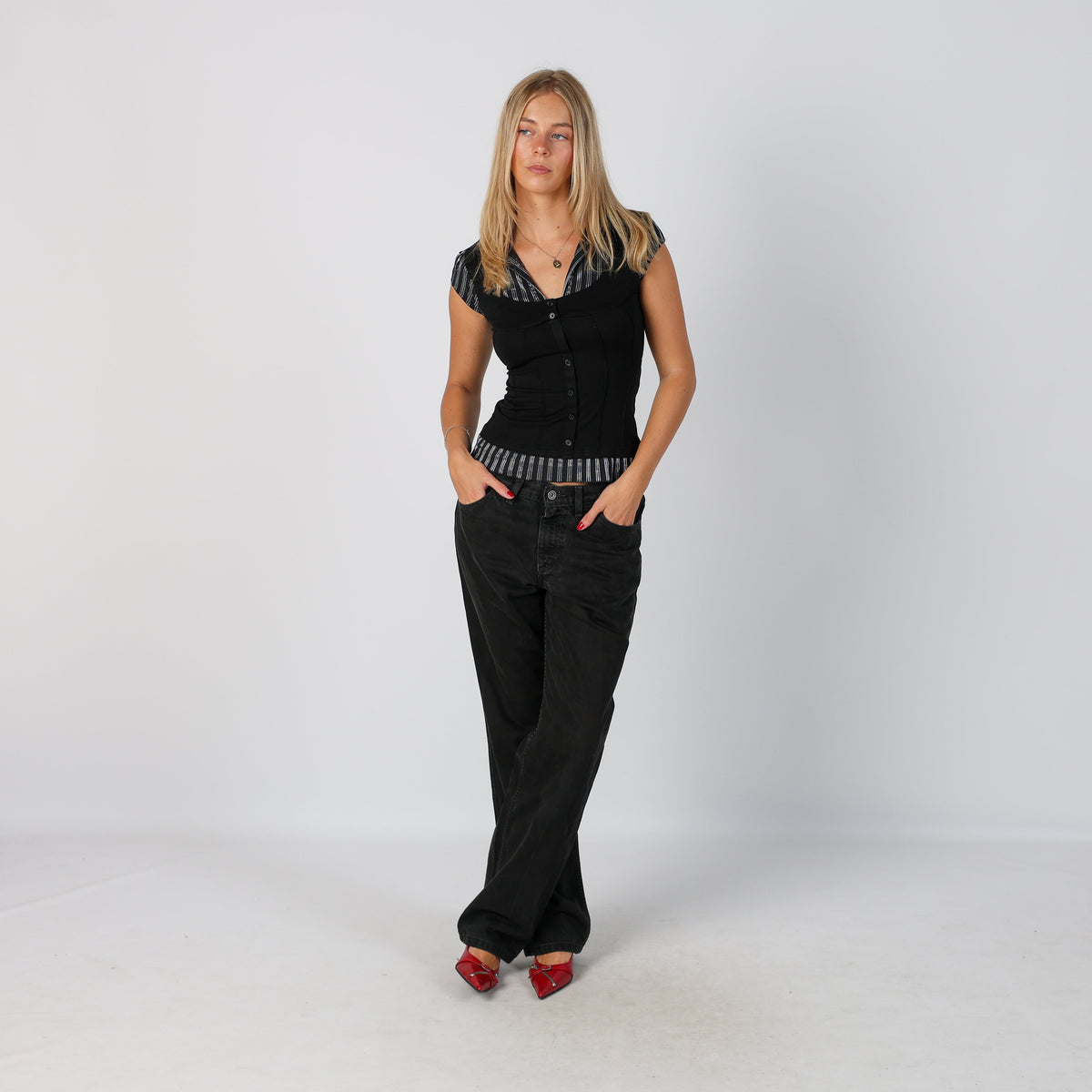 Black Y2K Mustang Dad & Wide Jeans (S)