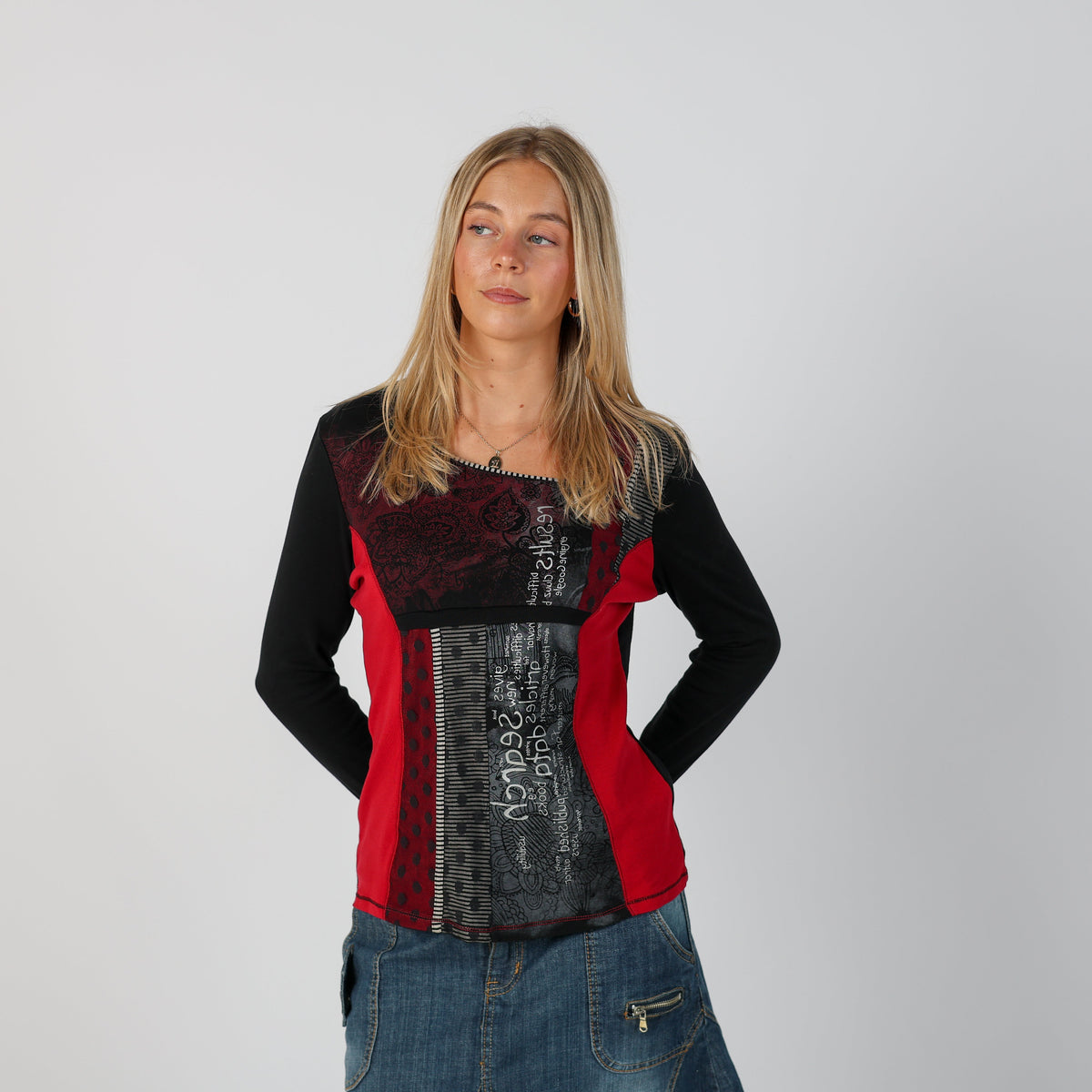 Black Y2K Long Sleeve Top (M)
