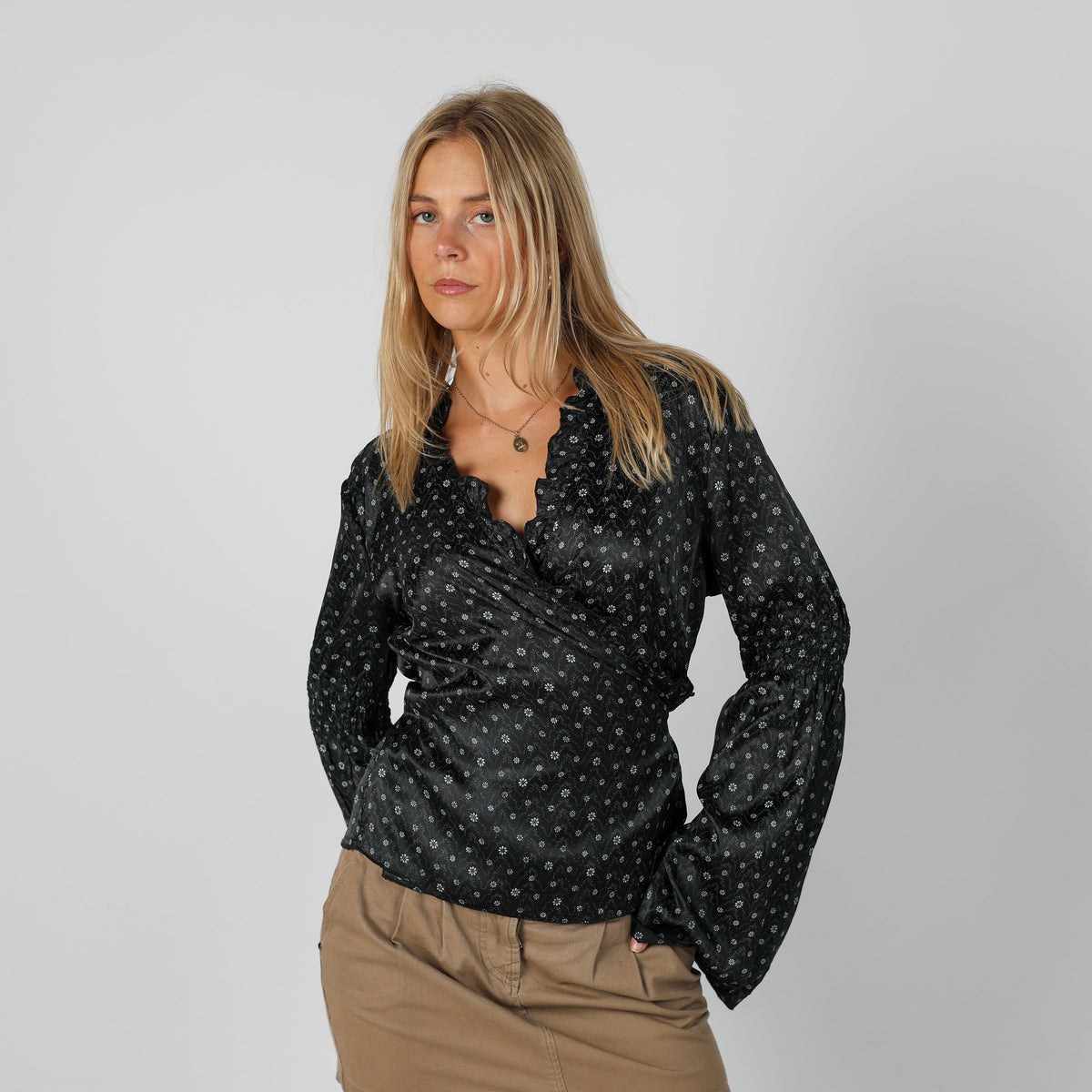 Black Y2K United Colors of Benetton Blouse (M)