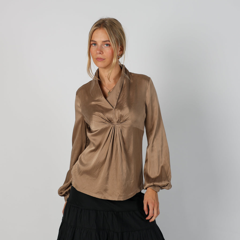 Tan Y2K Nara Camicie Blouse (M)