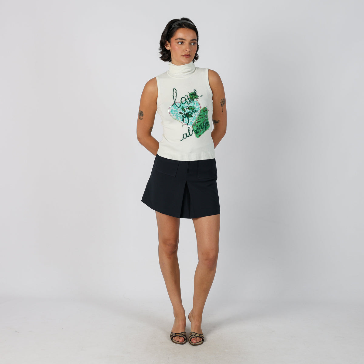 Navy Blue Y2K United Colors of Benetton Woven Mini Skirt (XS)