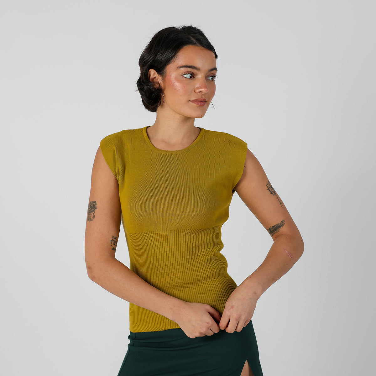 Mustard Yellow Y2K United Colors of Benetton Knitted Vest (S)