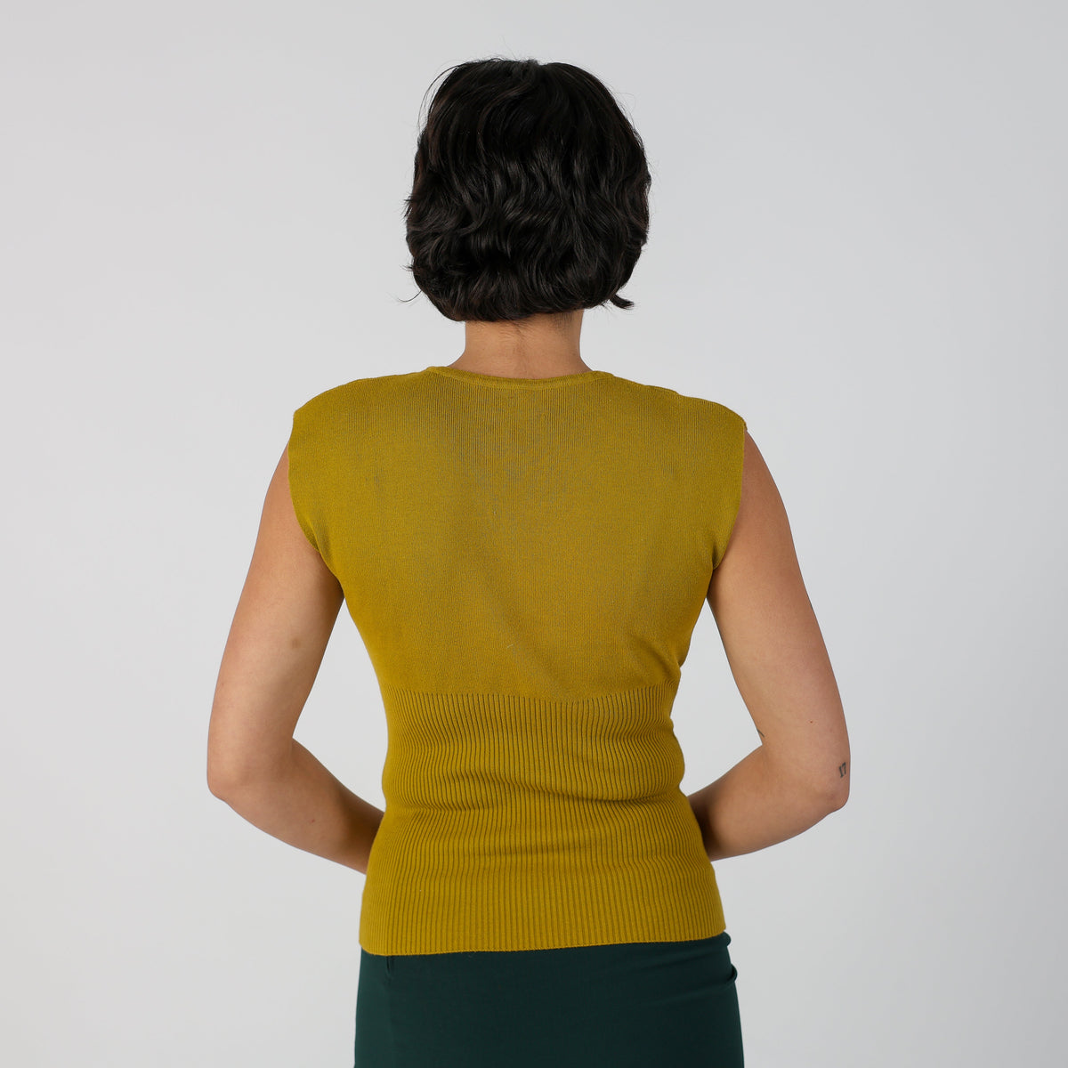 Mustard Yellow Y2K United Colors of Benetton Knitted Vest (S)