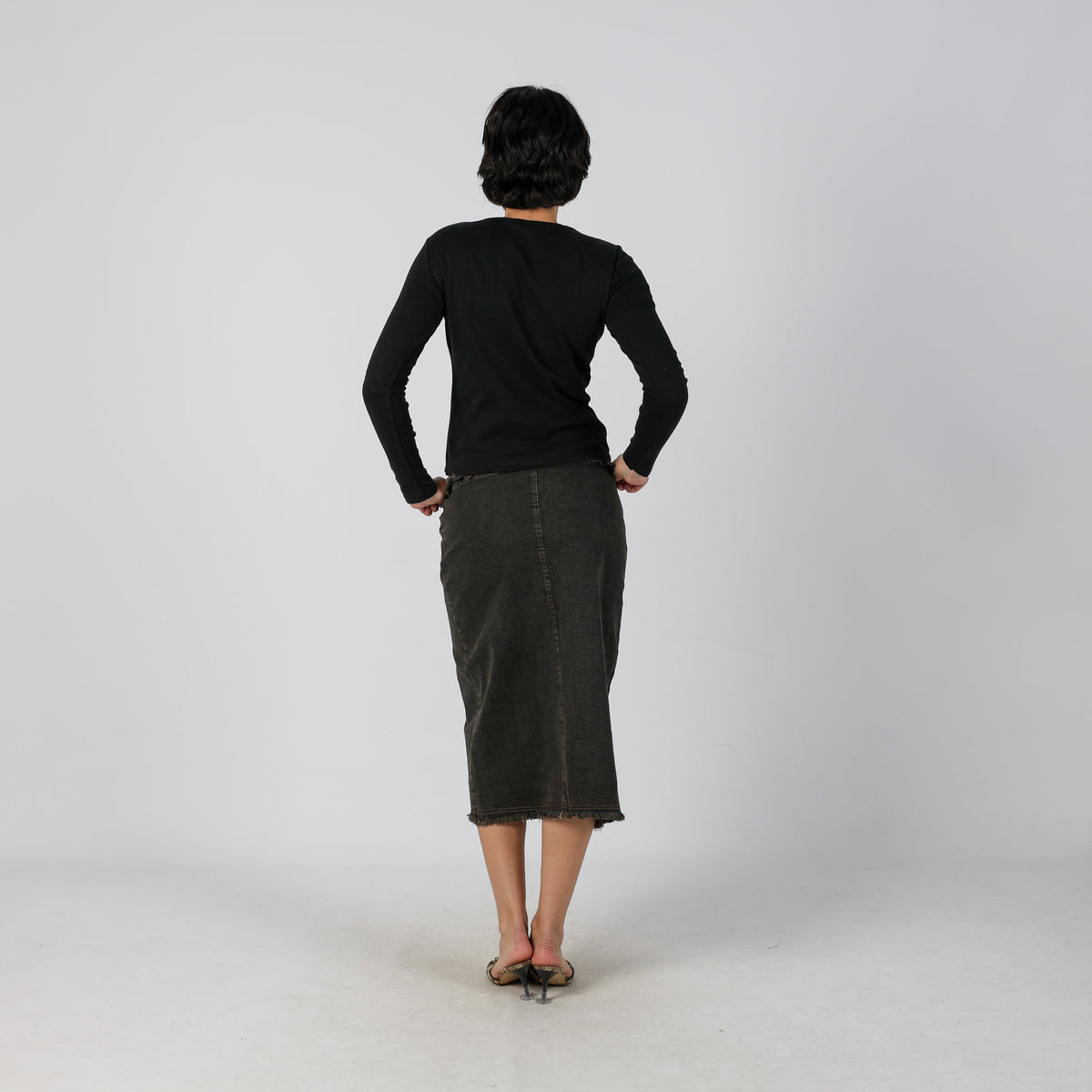 Charcoal Grey Y2K Made in Italy Denim Maxi Skirt (M)