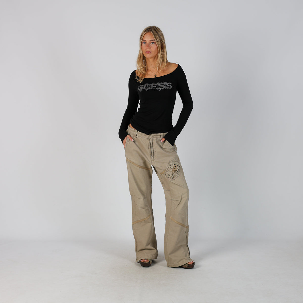 Beige Y2K Cargo Pants (L)