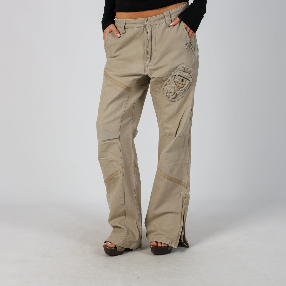 Beige Y2K Cargo Pants (L)