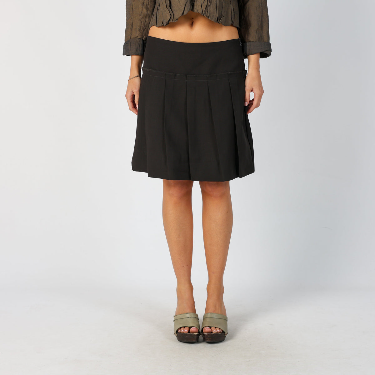 Black Y2K Made in Italy Woven Mini Skirt (M)
