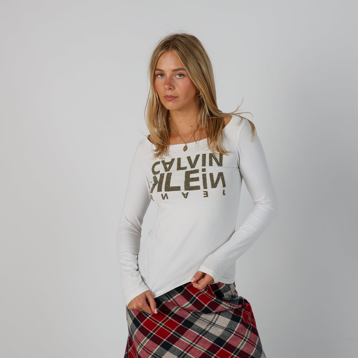 Ivory Y2K Calvin Klein Long Sleeve Top (S)