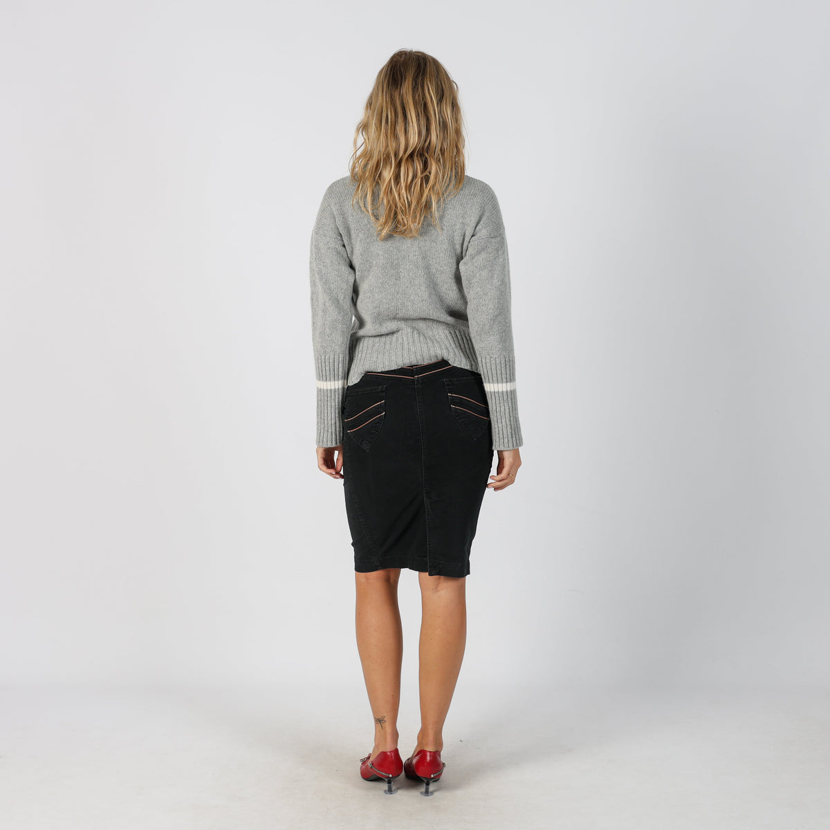 Black Y2K Guess Denim Midi Skirt (M)