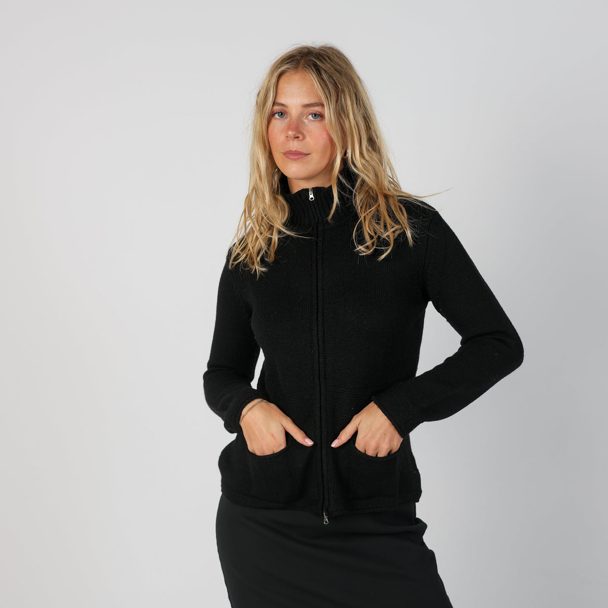 Black Y2K Made in Italy Knitted Jumper (M)