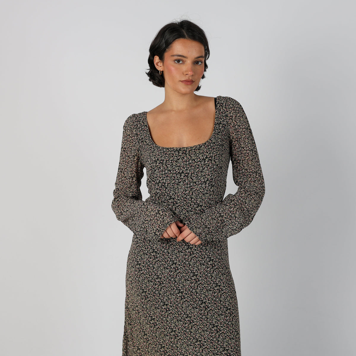 Black Y2K United Colors of Benetton Woven Midi Dress (M)