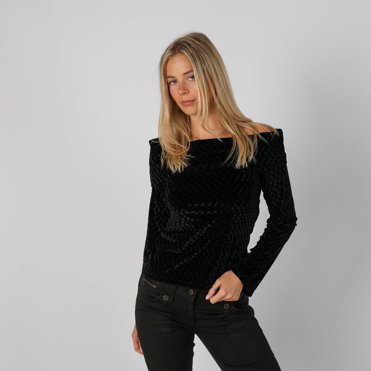 Black Y2K Long Sleeve Top Off the shoulder (S)