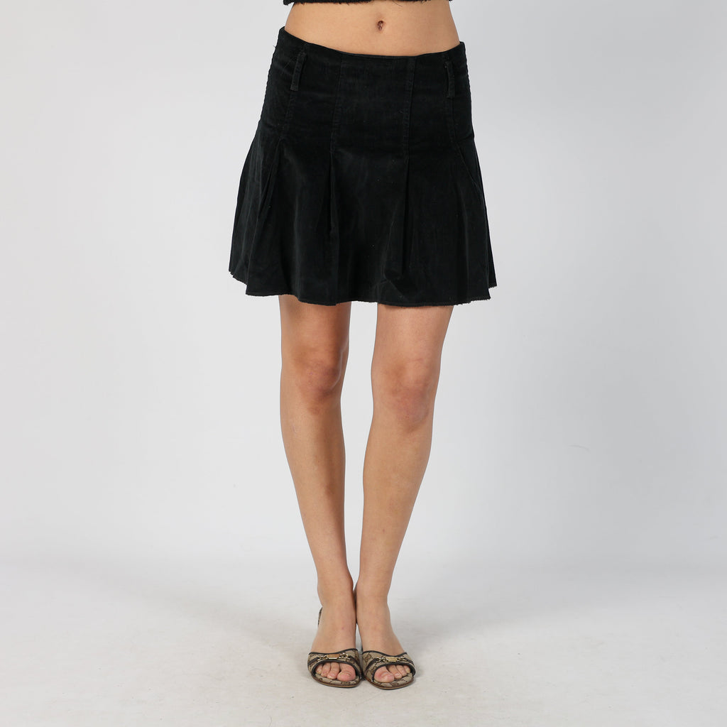 Black Y2K Woven Mini Skirt (S)