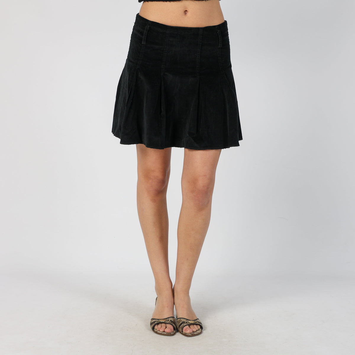 Black Y2K Woven Mini Skirt (S)