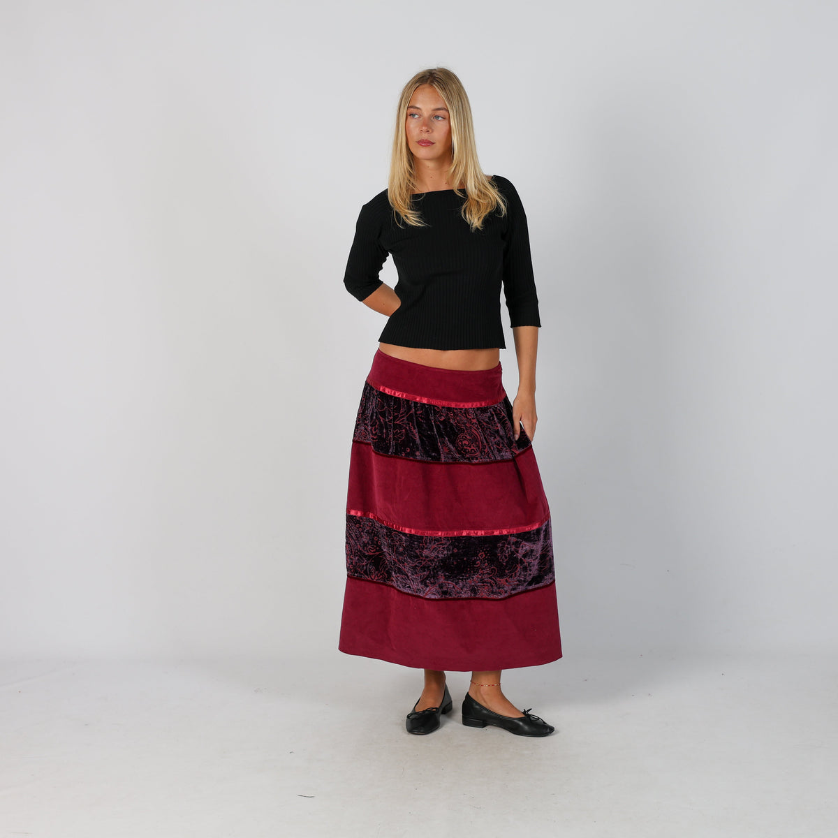 Burgundy Red Y2K Made in Italy Woven Maxi Skirt (M)