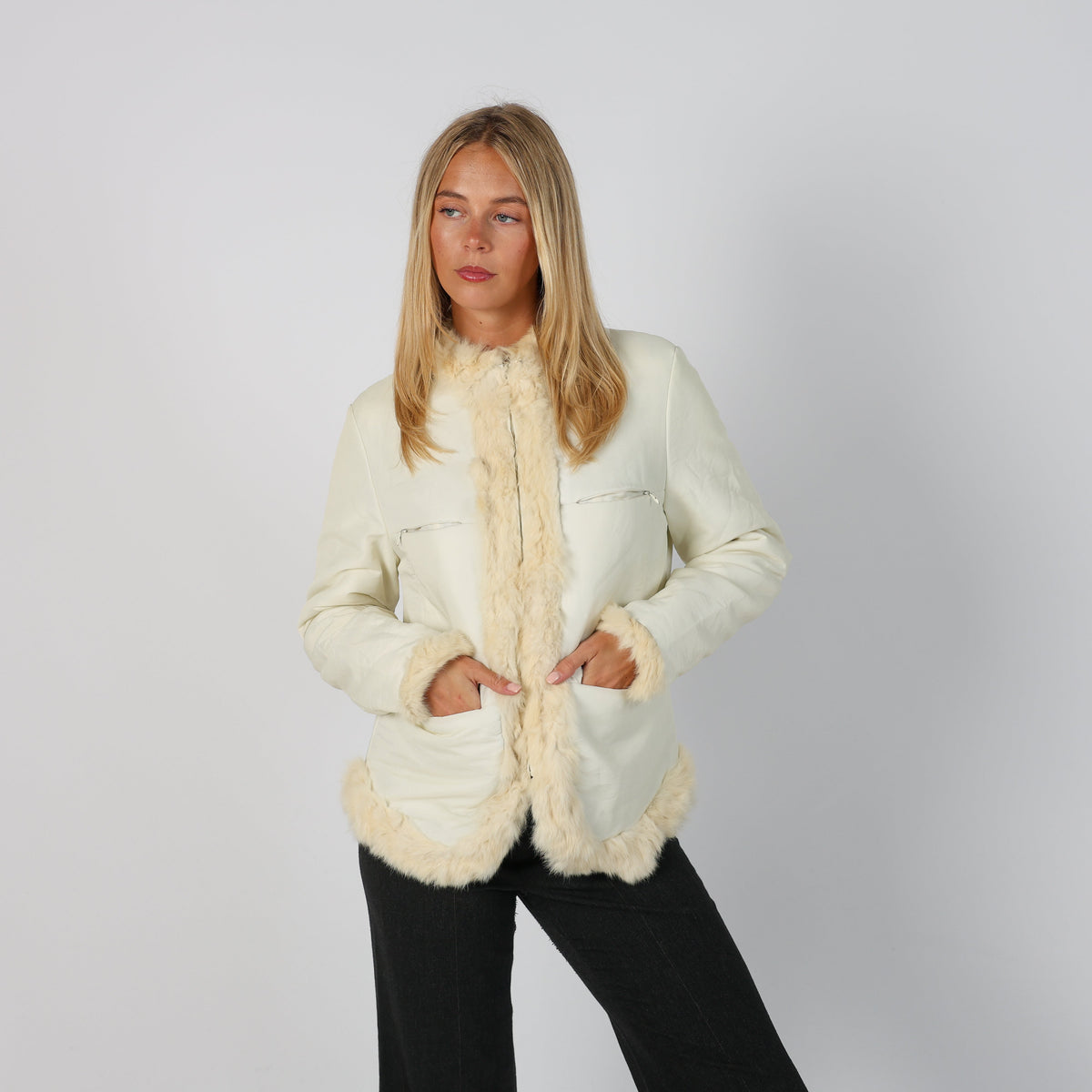 Cream Y2K Puffer Jacket faux fur (M)