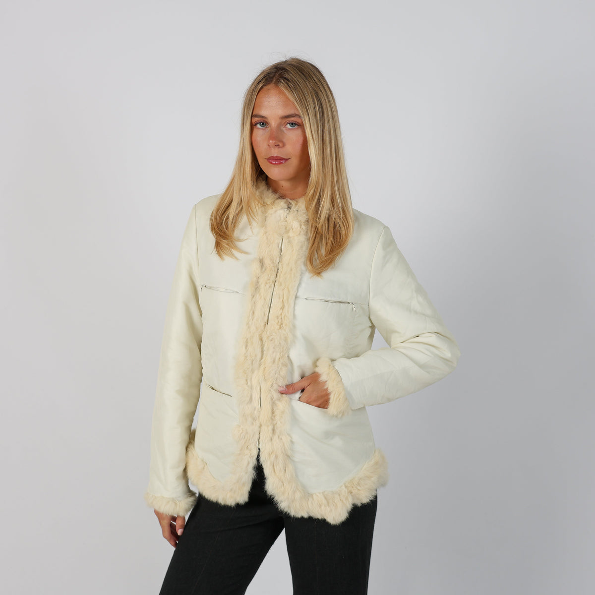 Cream Y2K Puffer Jacket faux fur (M)
