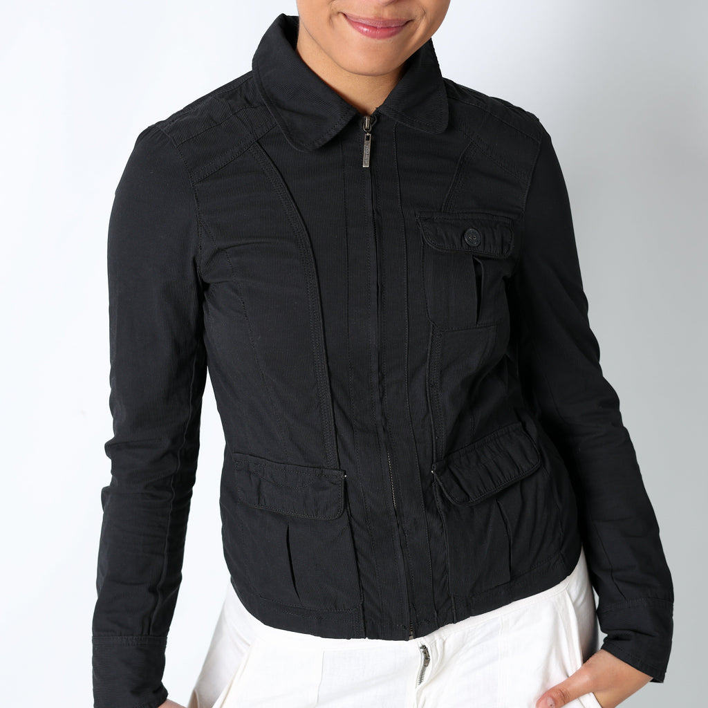 Black 90s Manguun Light jacket Pocket Detail on Front (M)